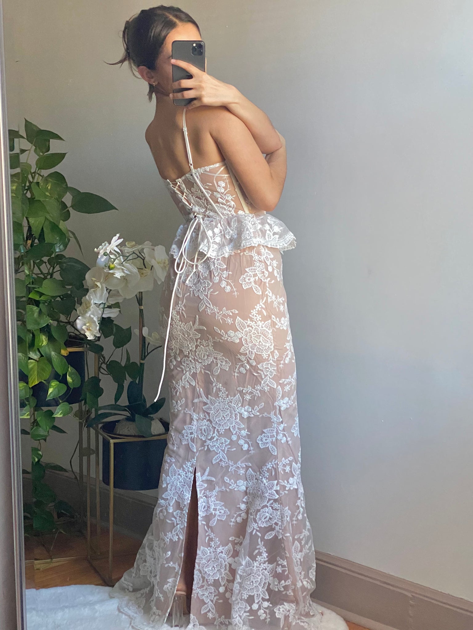 Elegant Lace Dress (White)