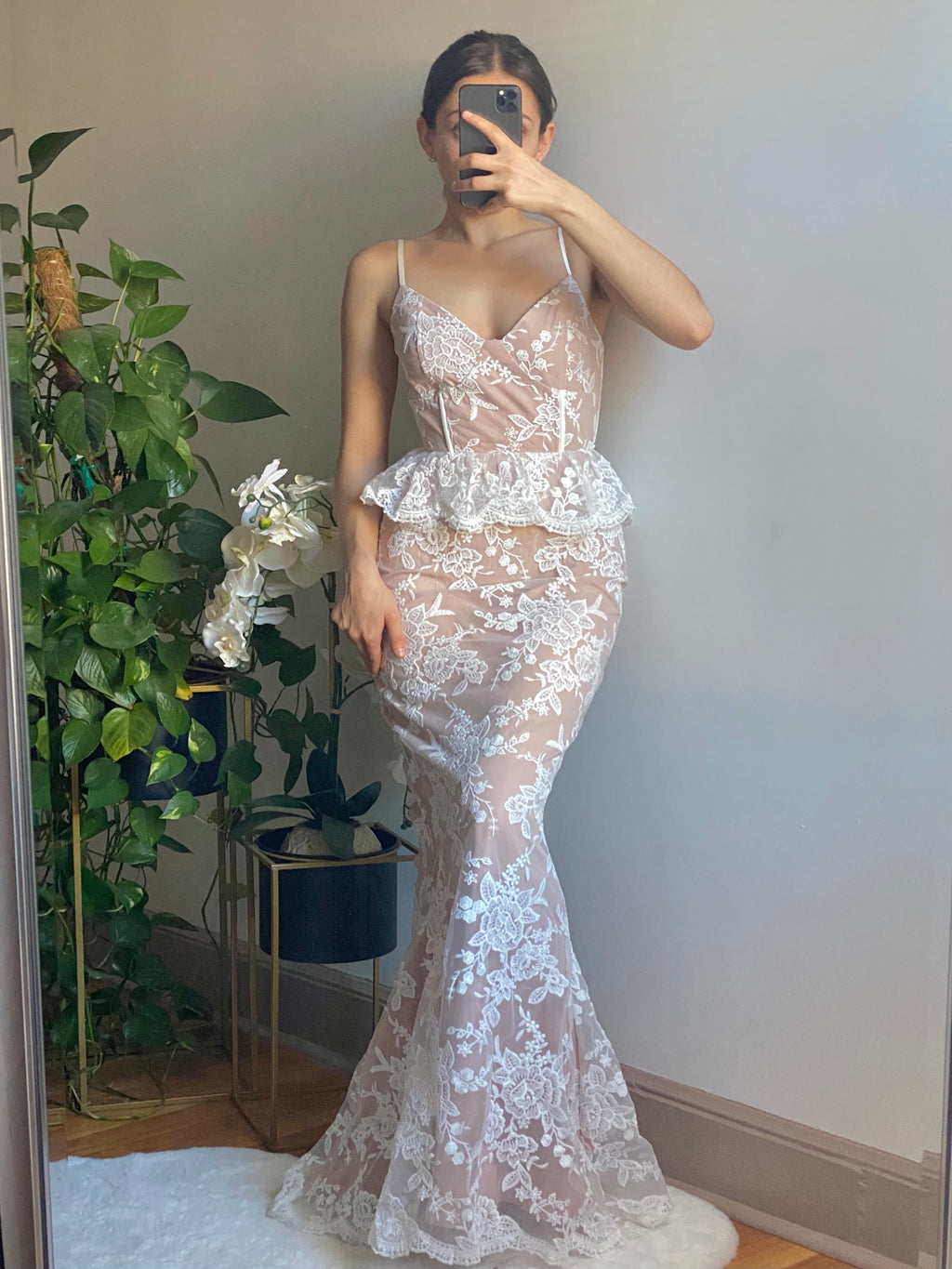Elegant Lace Dress (White)